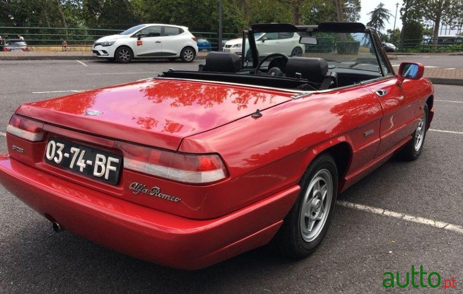 1992' Alfa Romeo Spider S4 Veloce photo #4