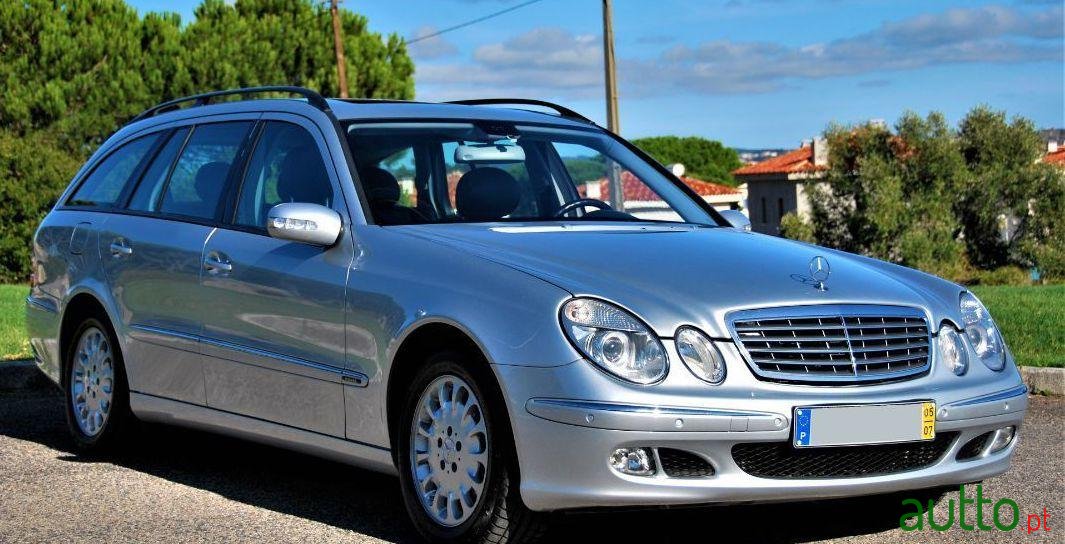 2005' Mercedes-Benz E-220 Cdi Elegance photo #3