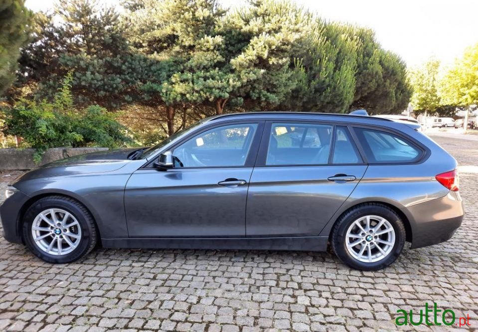 2013' BMW 320 photo #5