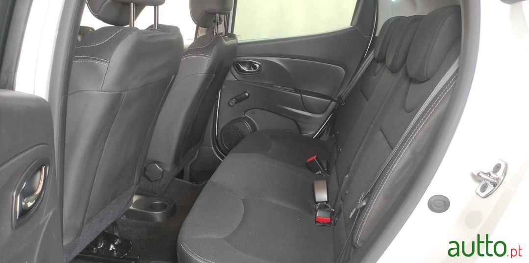 2014' Renault Clio photo #6