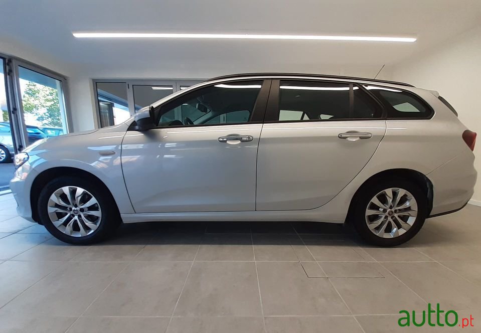 2019' Fiat Tipo Station Wagon photo #4
