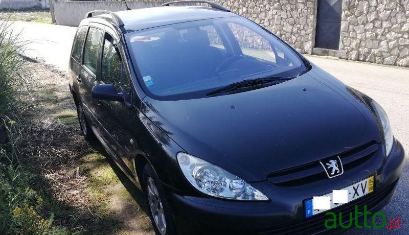 2004' Peugeot 307 Sw photo #2