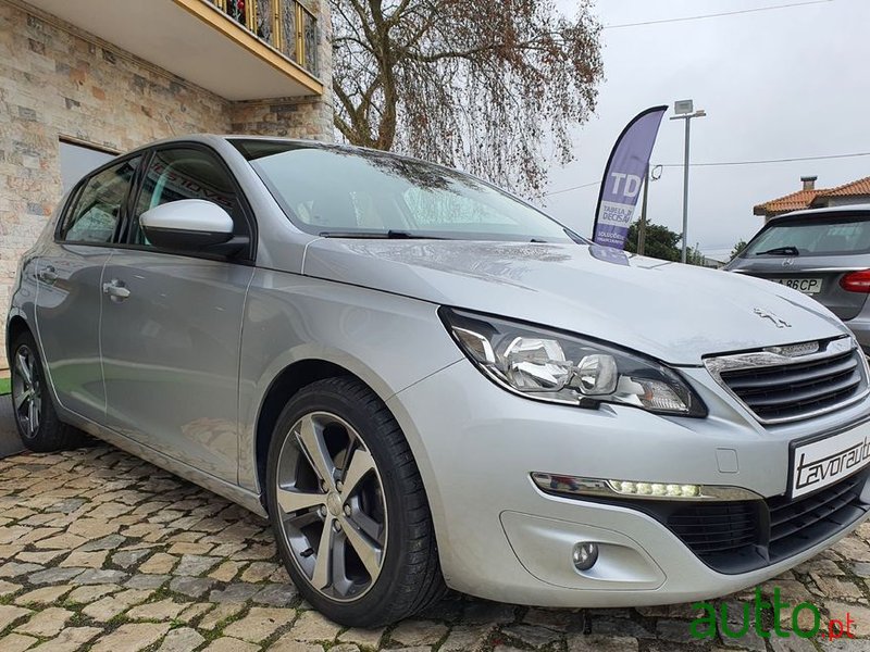 2017' Peugeot 308 photo #2