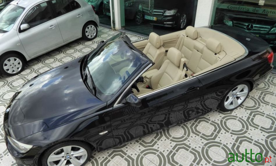 2011' BMW 320 photo #4