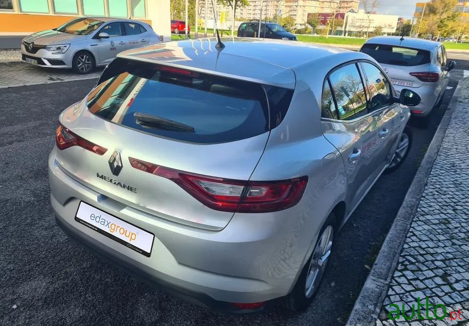 2019' Renault Megane photo #2