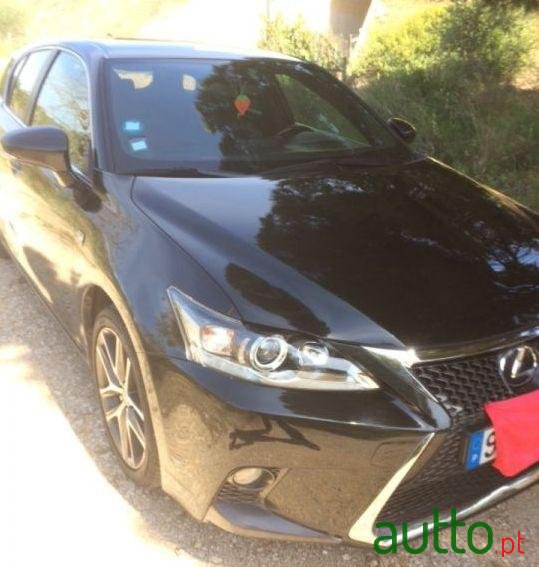 2016' Lexus CT F Sport photo #1