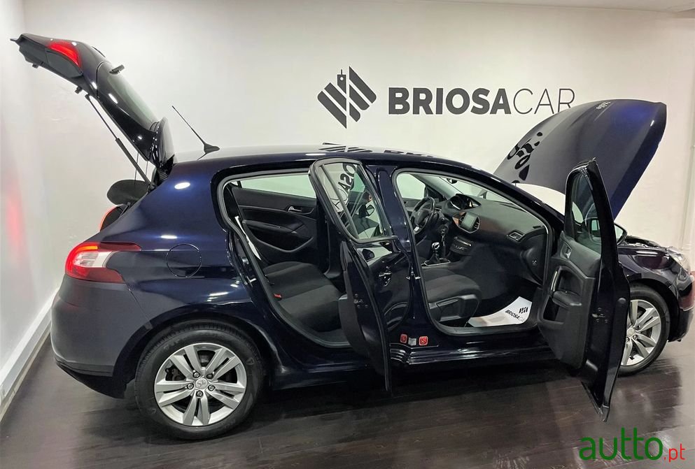 2015' Peugeot 308 photo #2