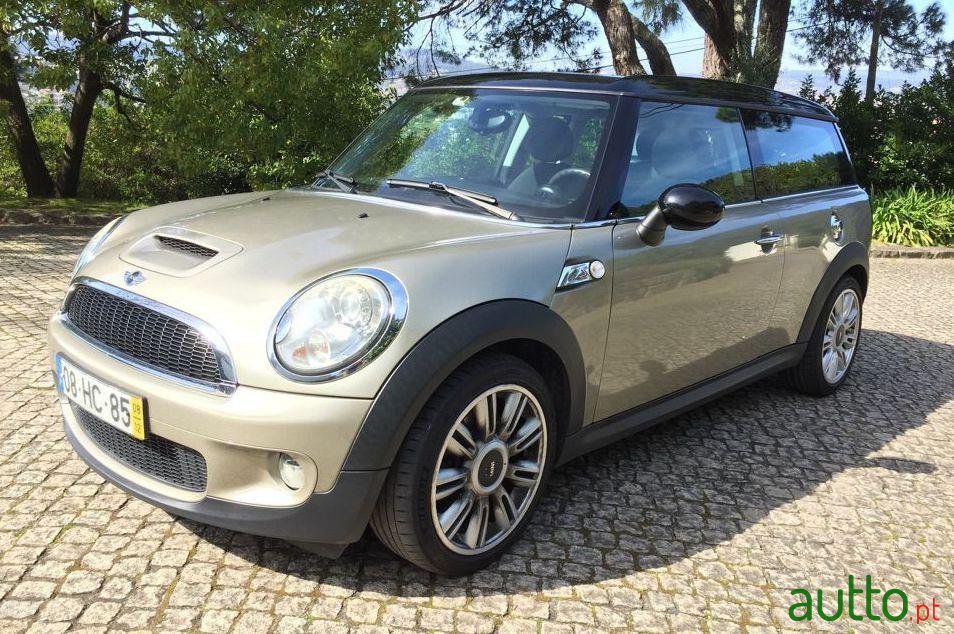 2008' MINI Clubman Cooper S photo #2