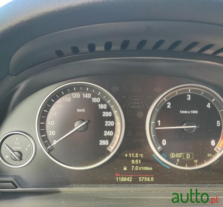 2014' BMW 520 photo #2