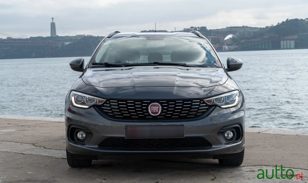 2019' Fiat Tipo Station Wagon photo #2