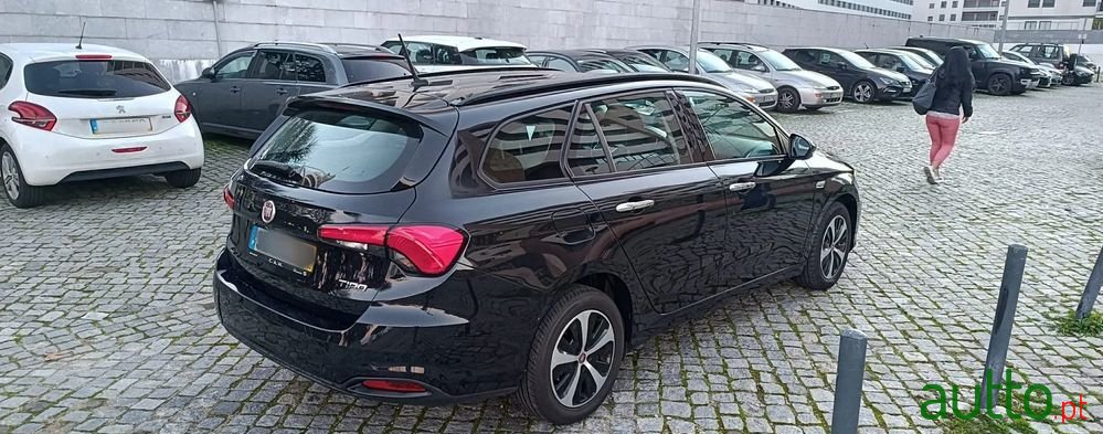 2017' Fiat Tipo Station Wagon photo #4