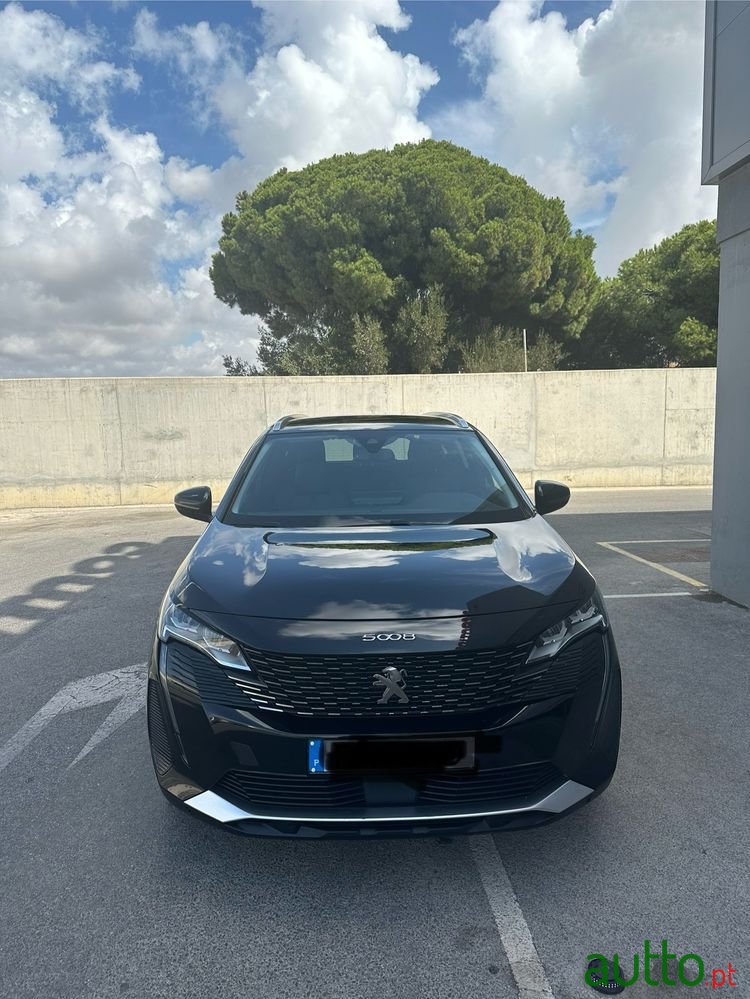2021' Peugeot 5008 photo #2