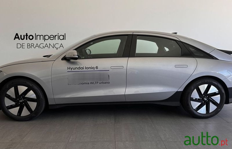 2023' Hyundai Ioniq 6 photo #2