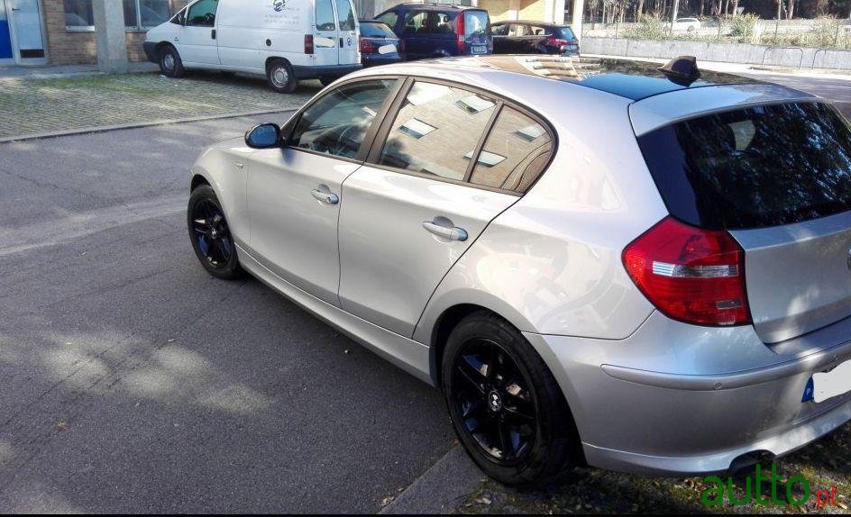 2009' BMW 118 Da photo #1