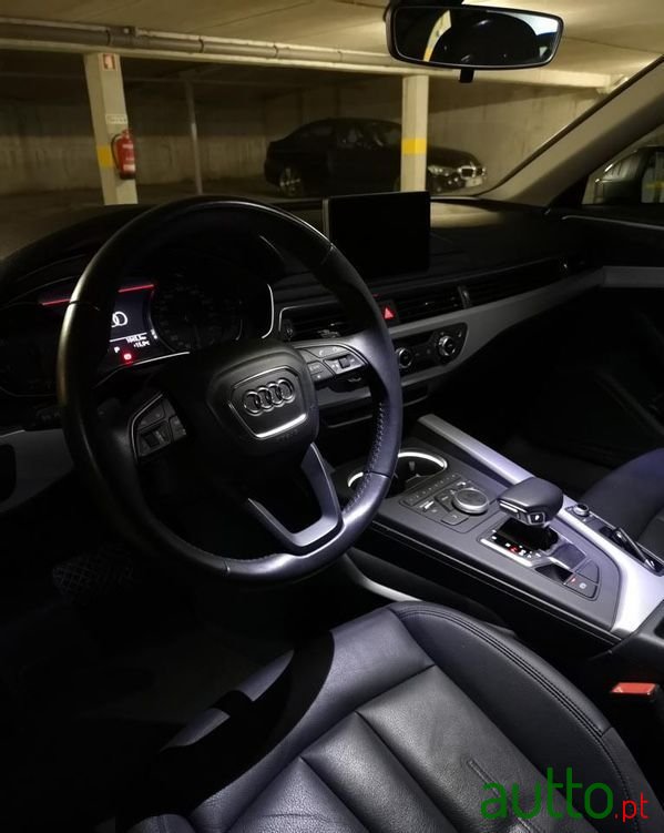 2017' Audi A4 Avant photo #3
