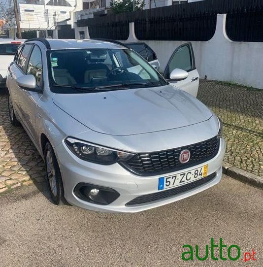 2019' Fiat Tipo Station Wagon photo #2