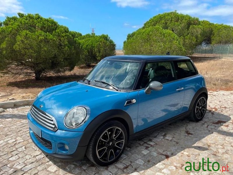 2012' MINI Cooper D 3 Portas photo #1