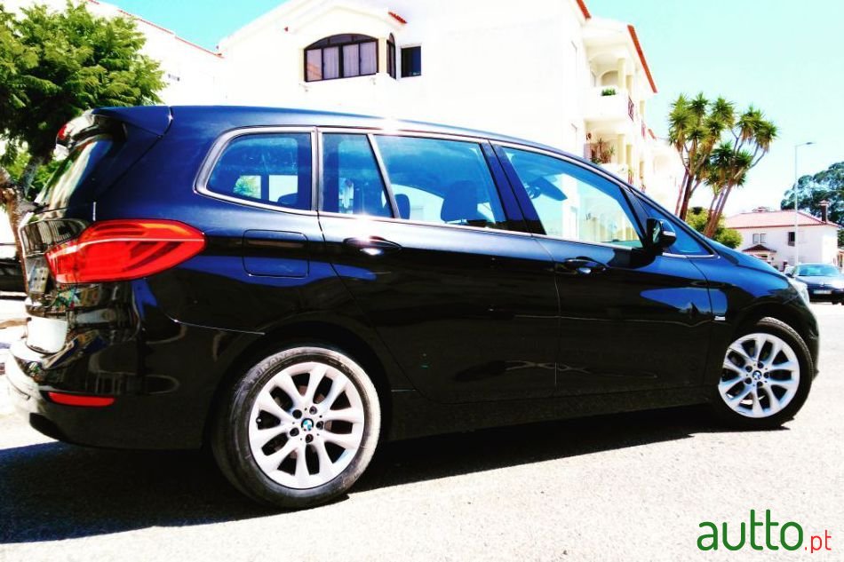 2017' BMW 216 Gran Tourer photo #1