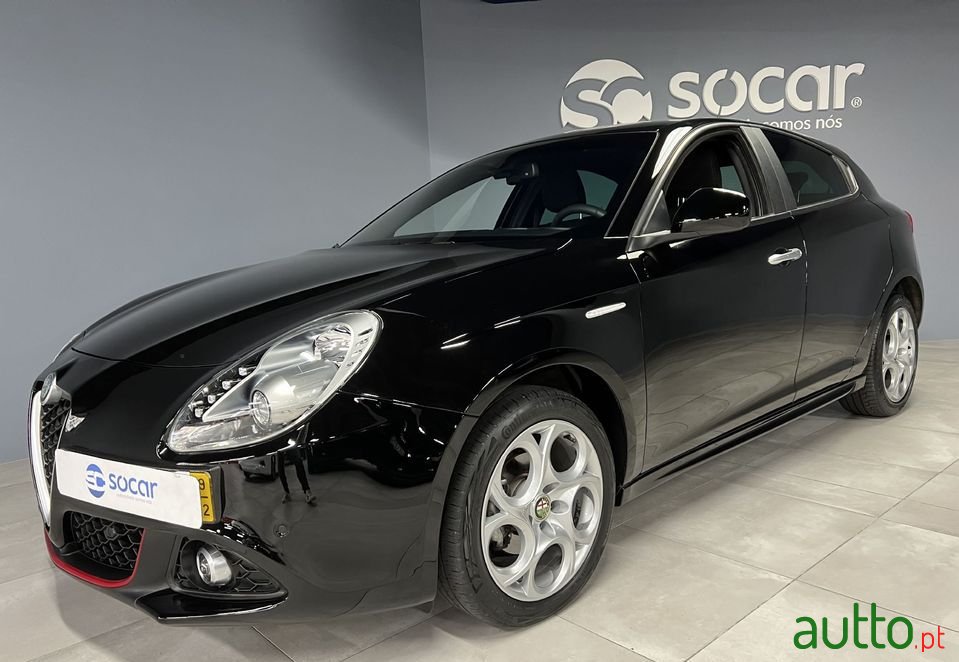 2019' Alfa Romeo Giulietta photo #6