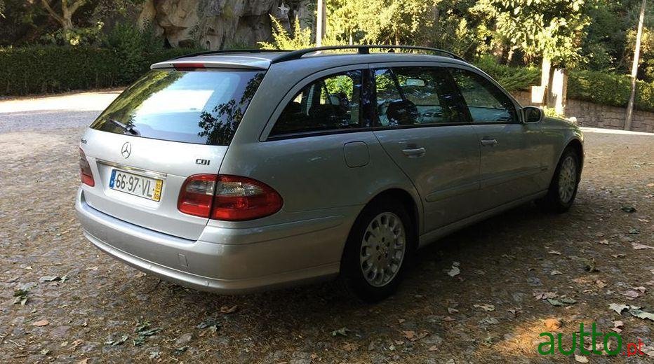 2003' Mercedes-Benz E-220 Classic photo #1