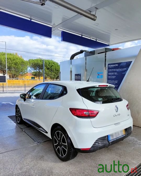 2015' Renault Clio photo #3