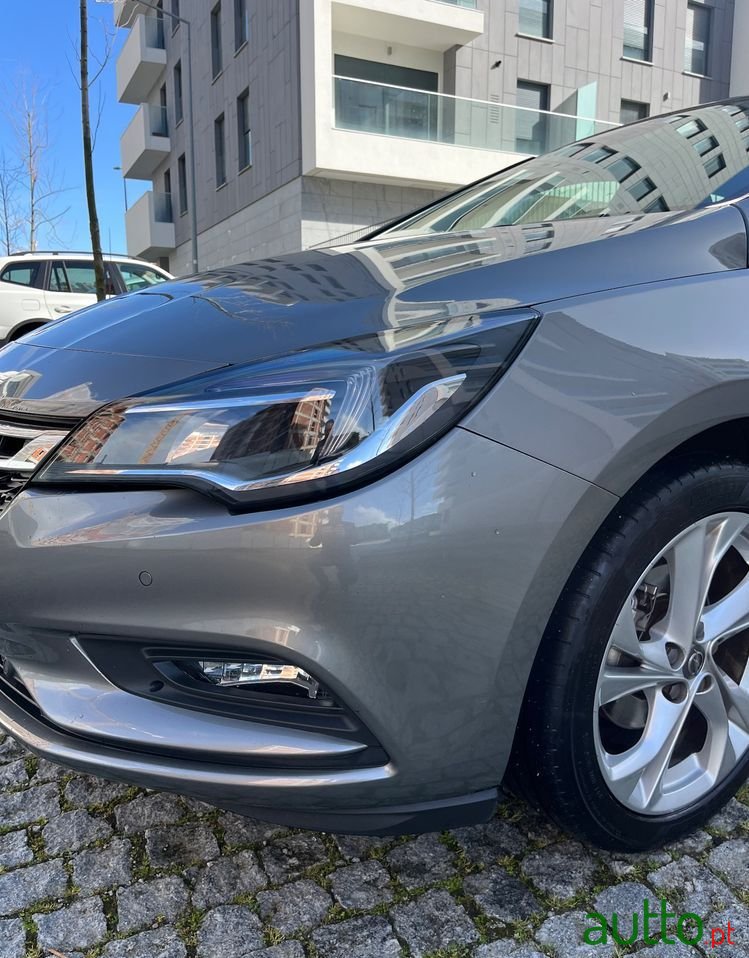 2018' Opel Astra Sports Tourer photo #4