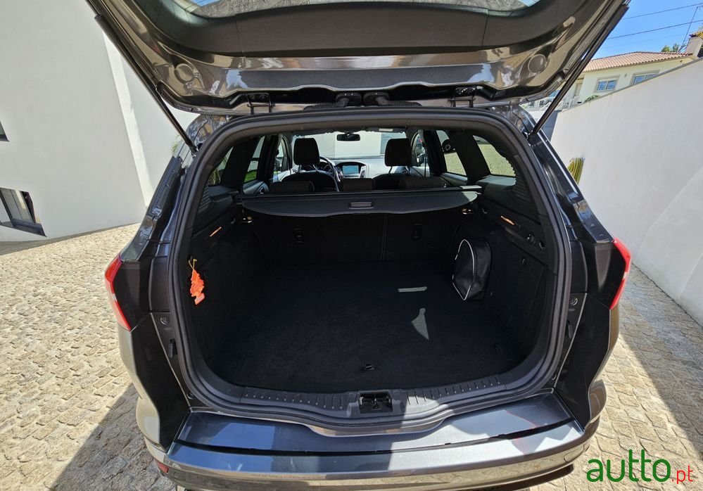 2017' Ford Focus photo #4