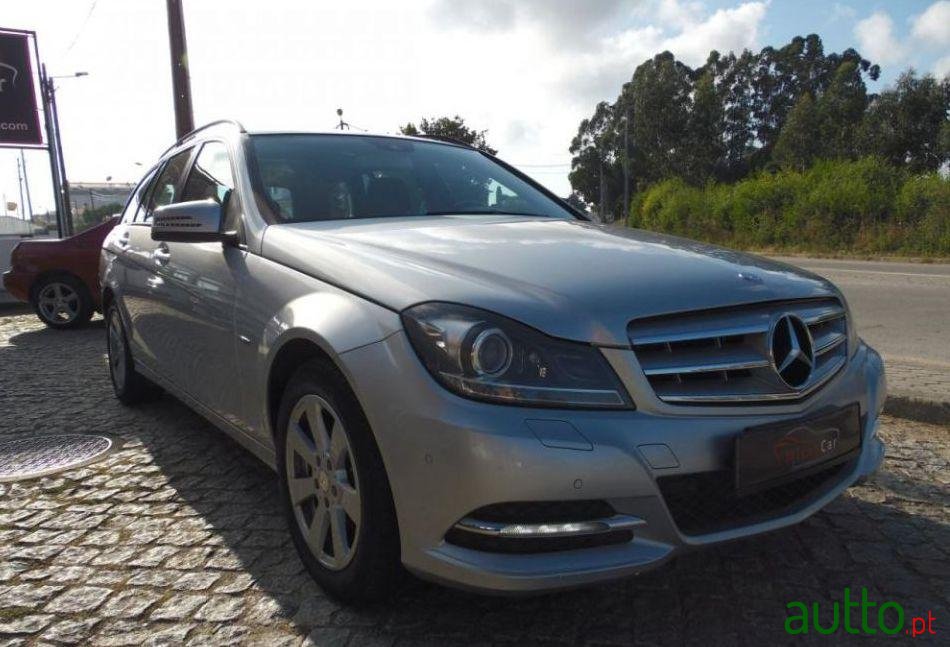 2012' Mercedes-Benz C-220 photo #1