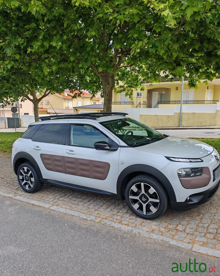 2015' Citroen C4 Cactus photo #1