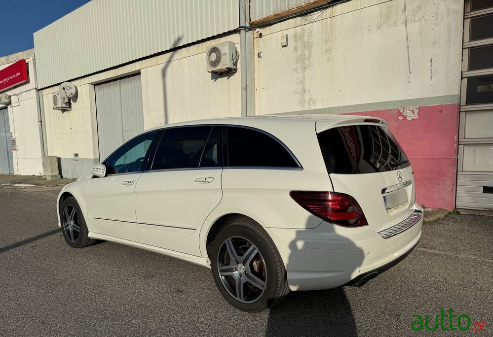 2010' Mercedes-Benz Classe R photo #1