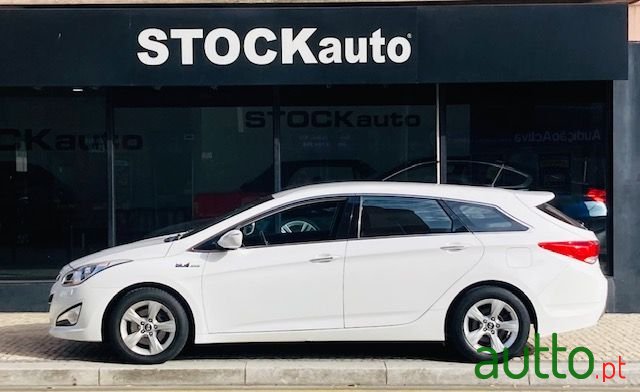 2013' Hyundai i40 Sw photo #1