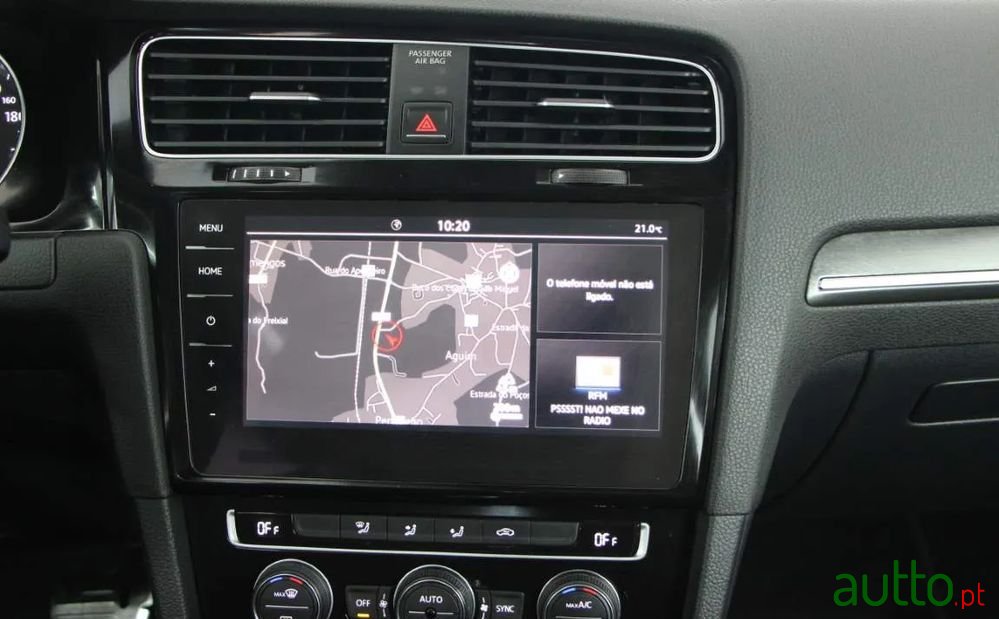 2019' Volkswagen Golf photo #4