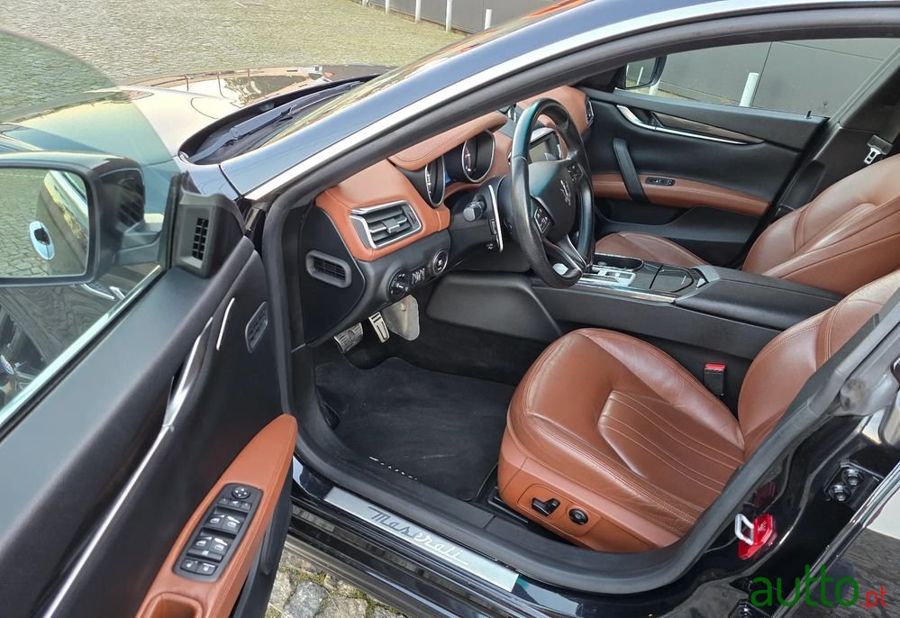 2014' Maserati Ghibli Diesel photo #4