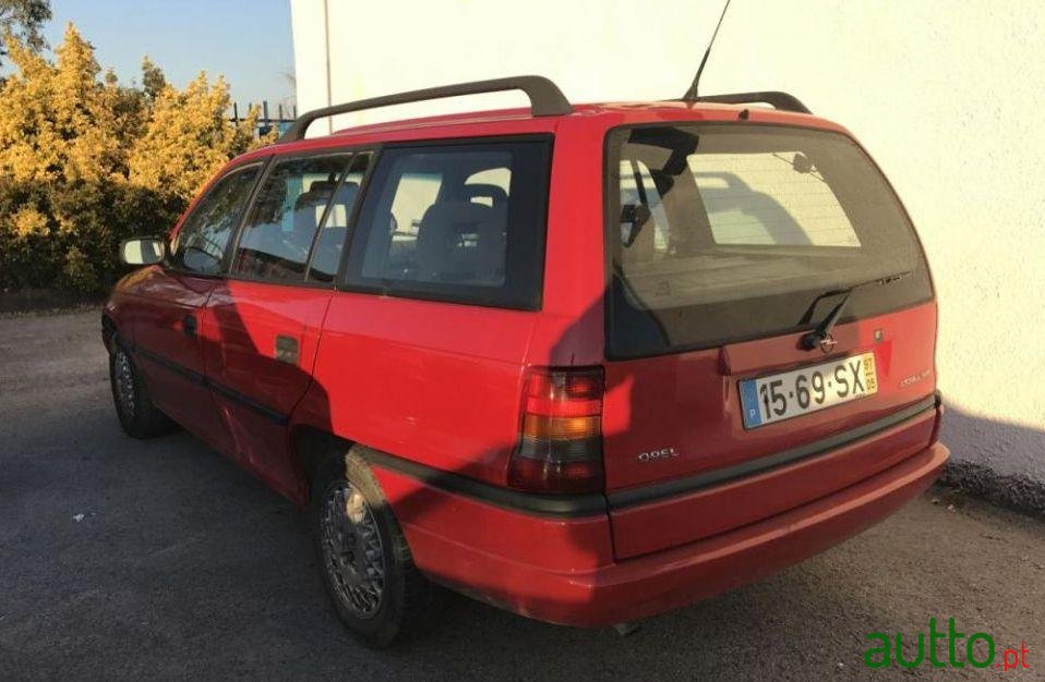 1997' Opel Astra-Caravan 1.7 Td Club photo #1