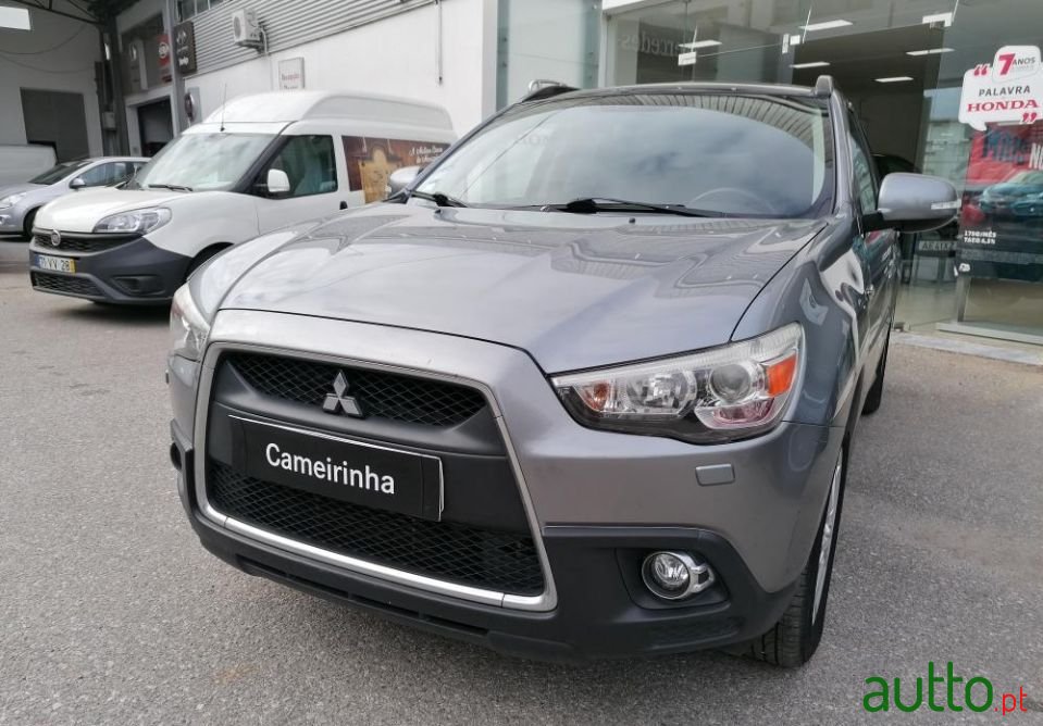 2013' Mitsubishi ASX photo #1
