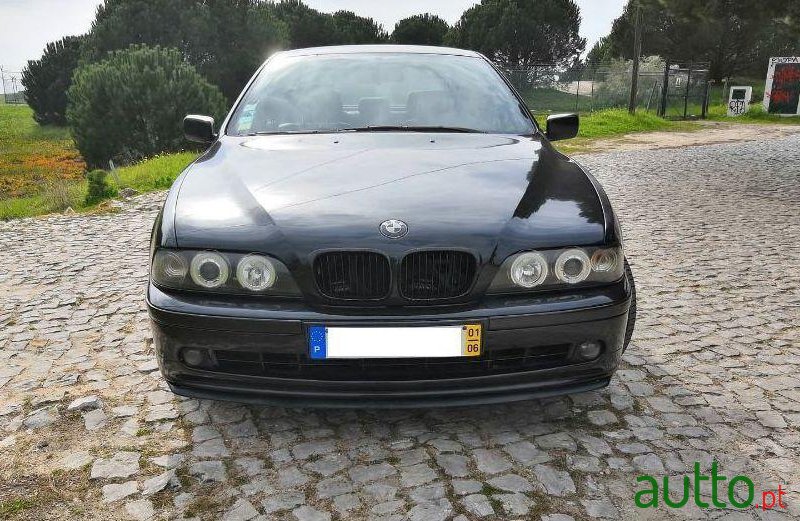 2001' BMW 520 Sedan photo #2