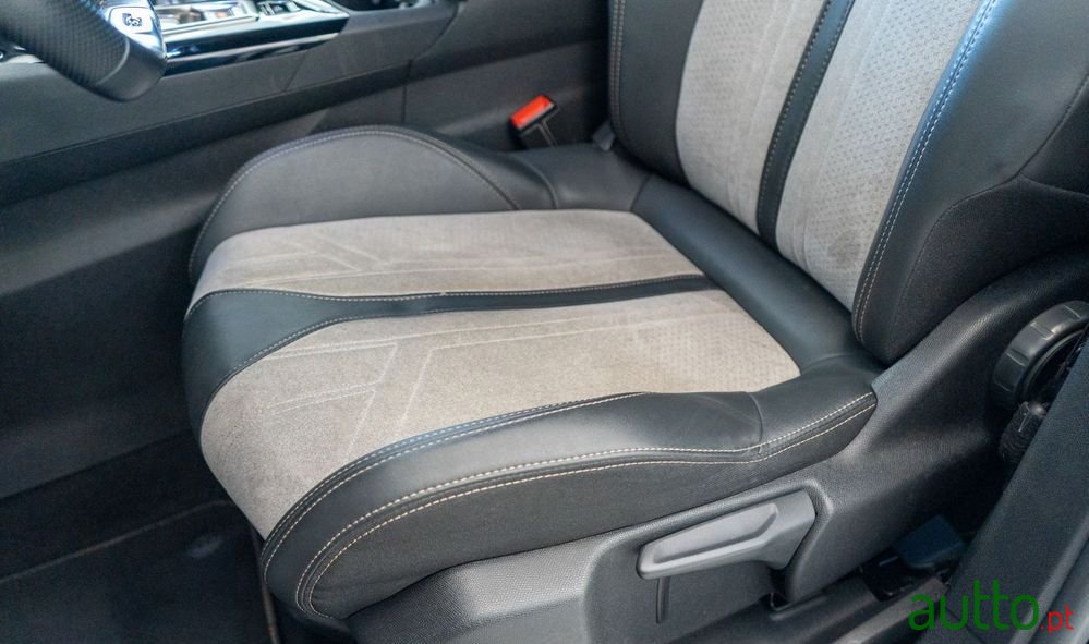 2021' Peugeot 3008 photo #6