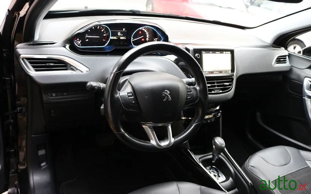 2017' Peugeot 2008 photo #6