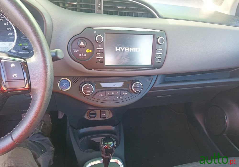 2019' Toyota Yaris photo #6