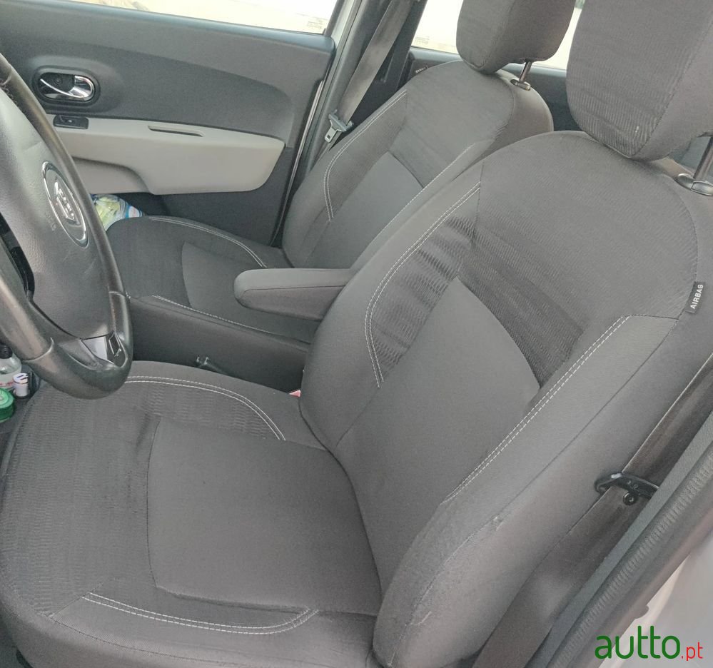 2016' Dacia Lodgy 1.5 Dci Prestige 7L photo #3