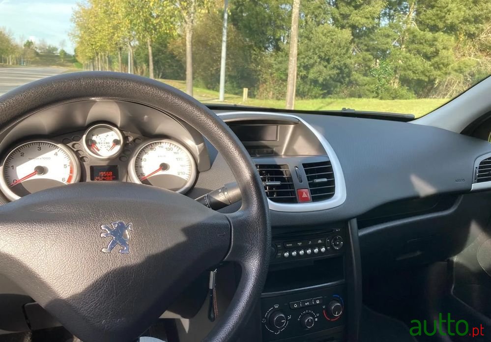 2009' Peugeot 207 photo #3