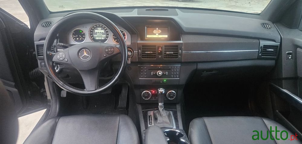 2011' Mercedes-Benz Classe Glk photo #6