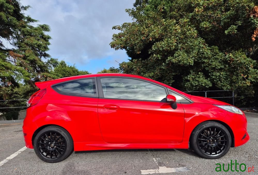 2013' Ford Fiesta 1.6 T St photo #3