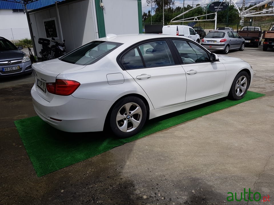 2014' BMW 320 photo #1