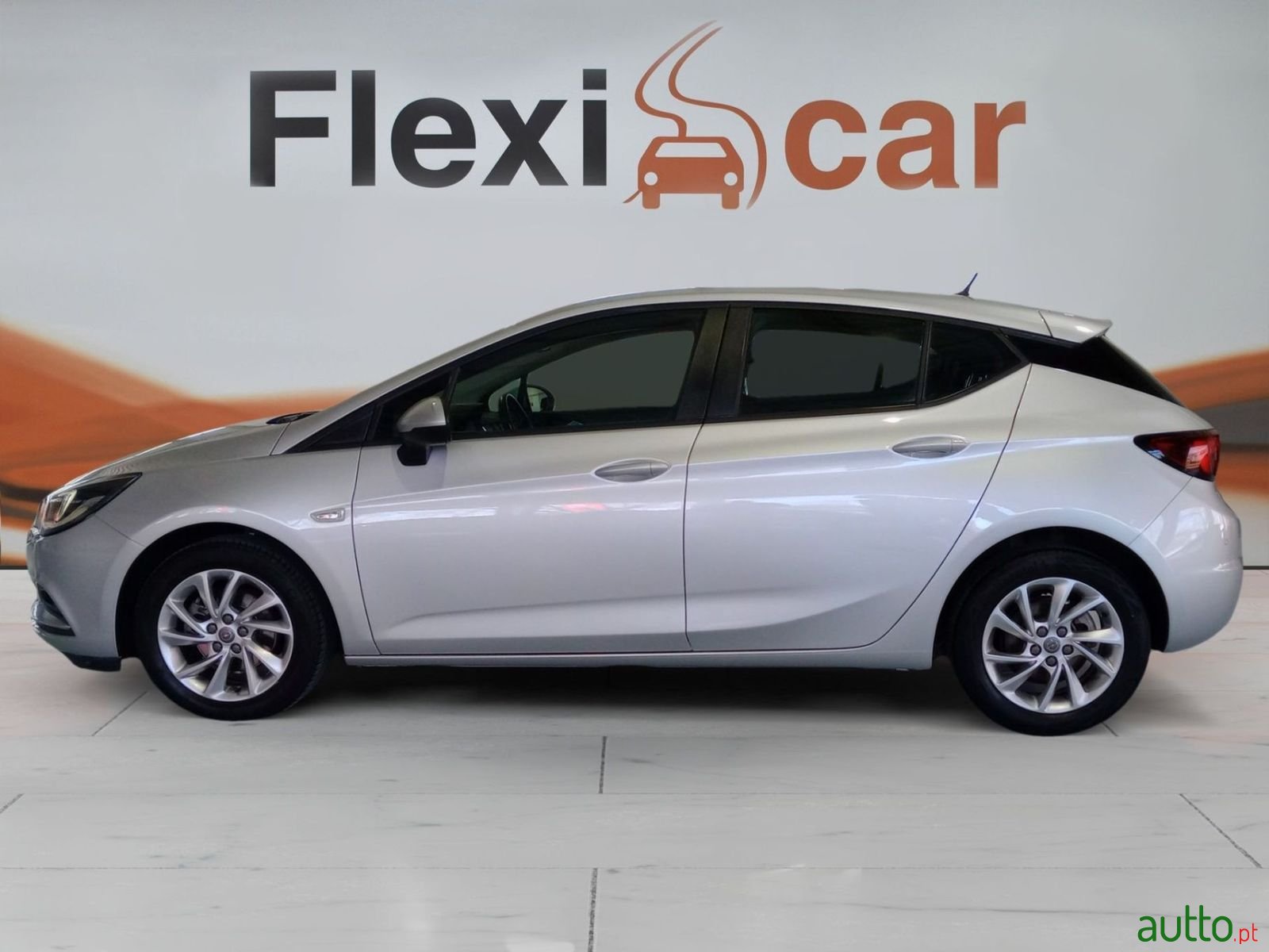 2019' Opel Astra photo #2