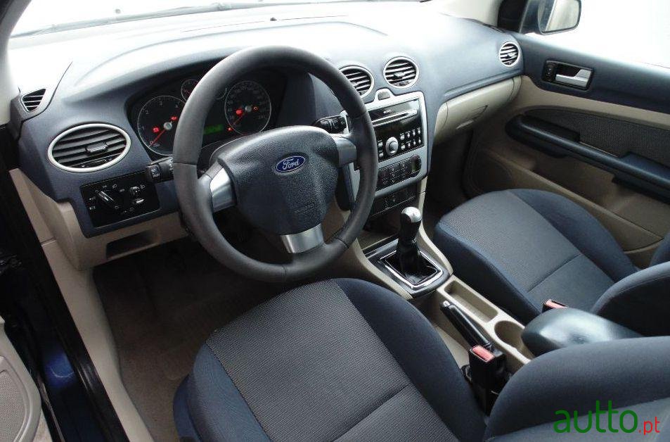 2006' Ford Focus Sw photo #1