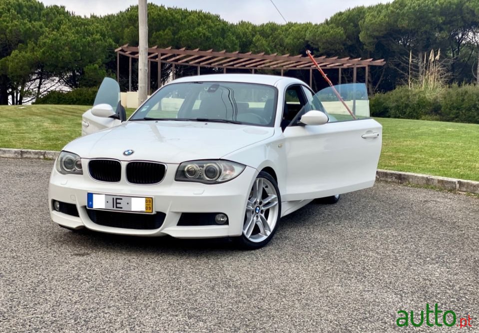 2009' BMW 120 photo #1