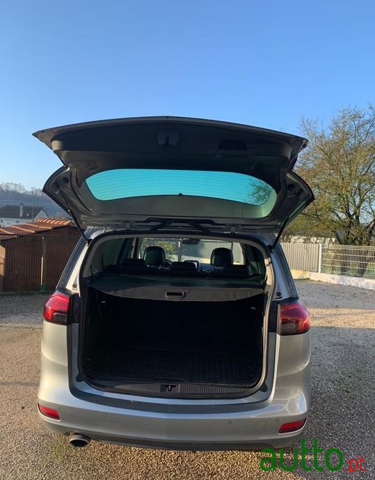 2012' Opel Zafira photo #6