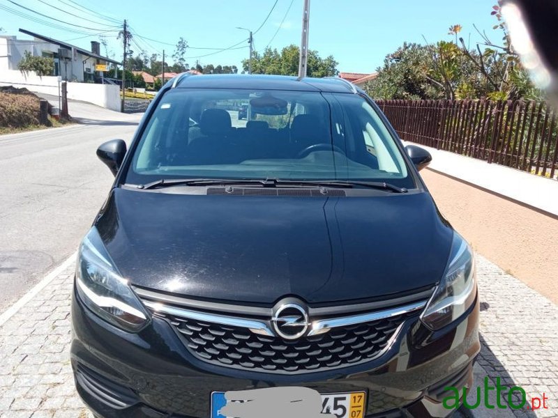 2017' Opel Zafira photo #1