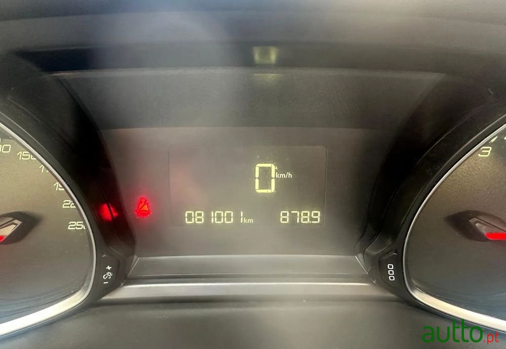 2019' Peugeot 308 photo #2